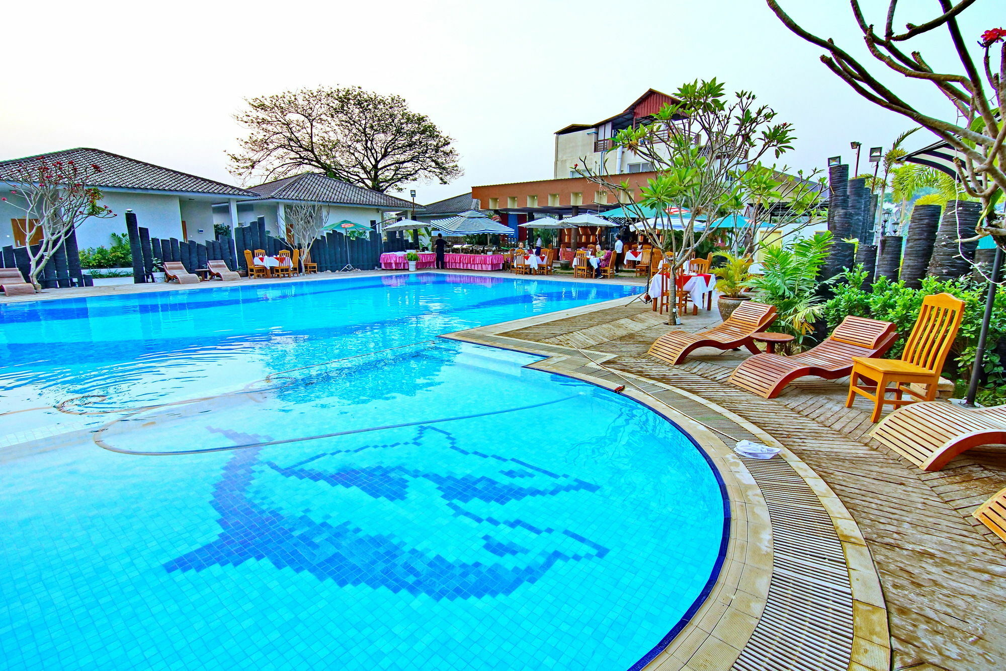 Triumph Hotel Mandalay Eksteriør billede
